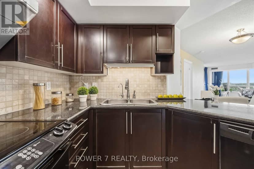1179 - 23 Cox Boulevard — photo 11 of 40