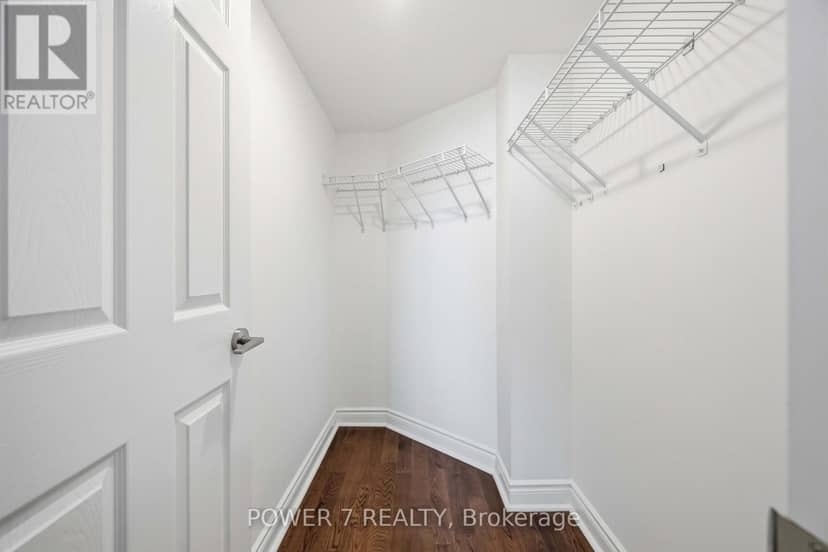 1179 - 23 Cox Boulevard — photo 35 of 40