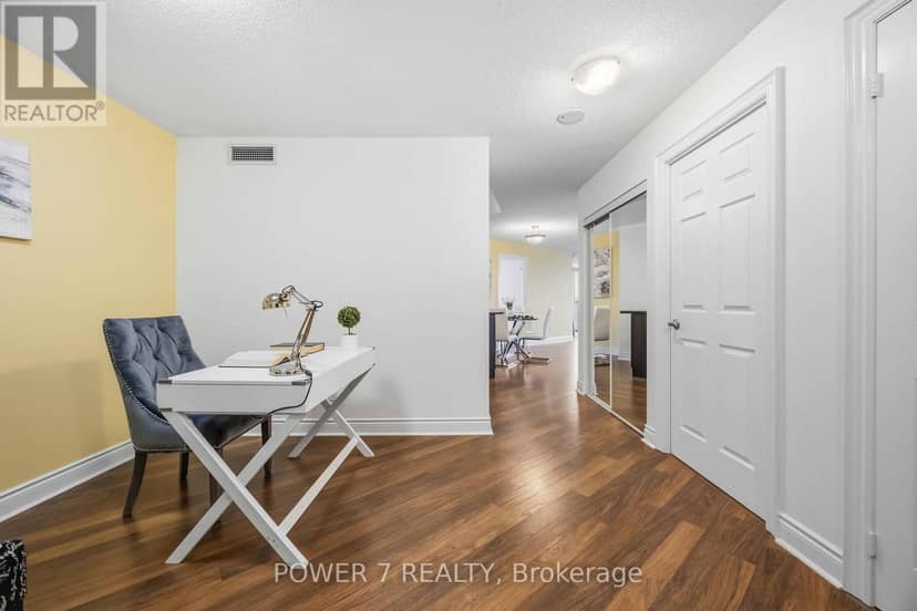 1179 - 23 Cox Boulevard — photo 6 of 40