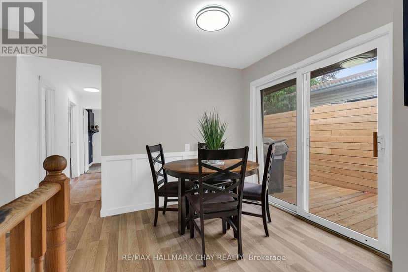 109 Daphne Crescent — photo 14 of 37