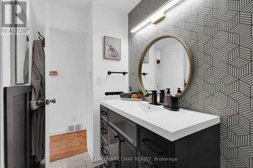 109 Daphne Crescent — photo 22 of 37