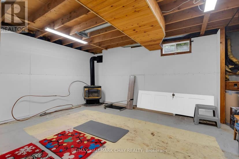 109 Daphne Crescent — photo 23 of 37