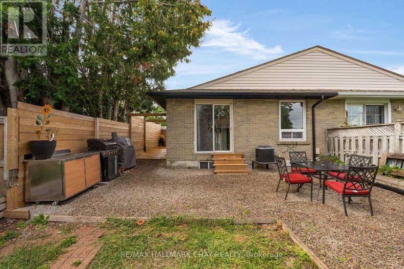 109 Daphne Crescent — photo 32 of 37
