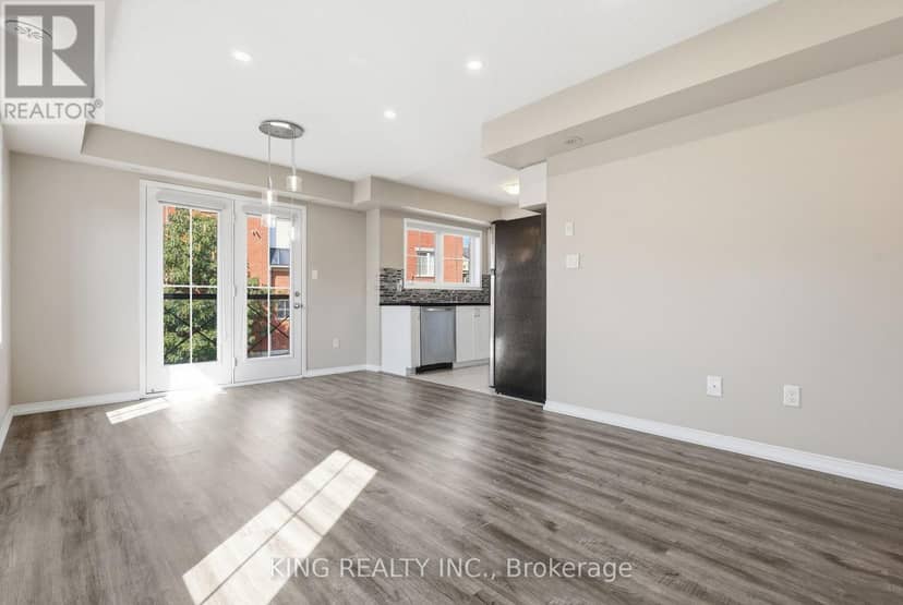 8 - 35 Hays Boulevard — photo 5 of 21
