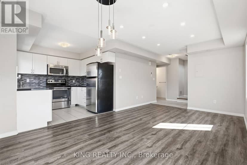 8 - 35 Hays Boulevard — photo 8 of 21