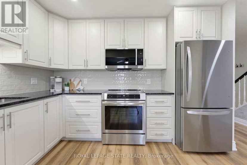 2 - 40 Braemar Avenue — photo 11 of 32