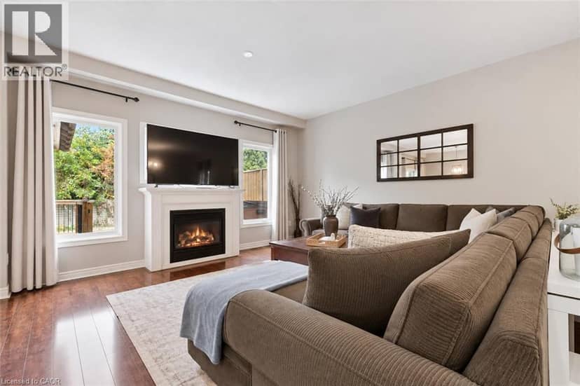 51 SPENCER Crescent — photo 4 of 24