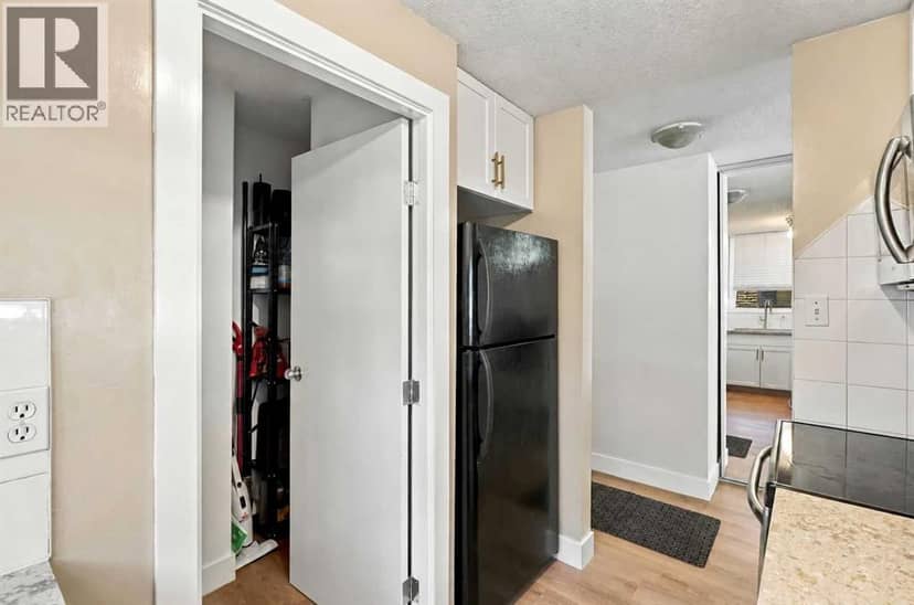 301, 626 15 Avenue SW — photo 14 of 40