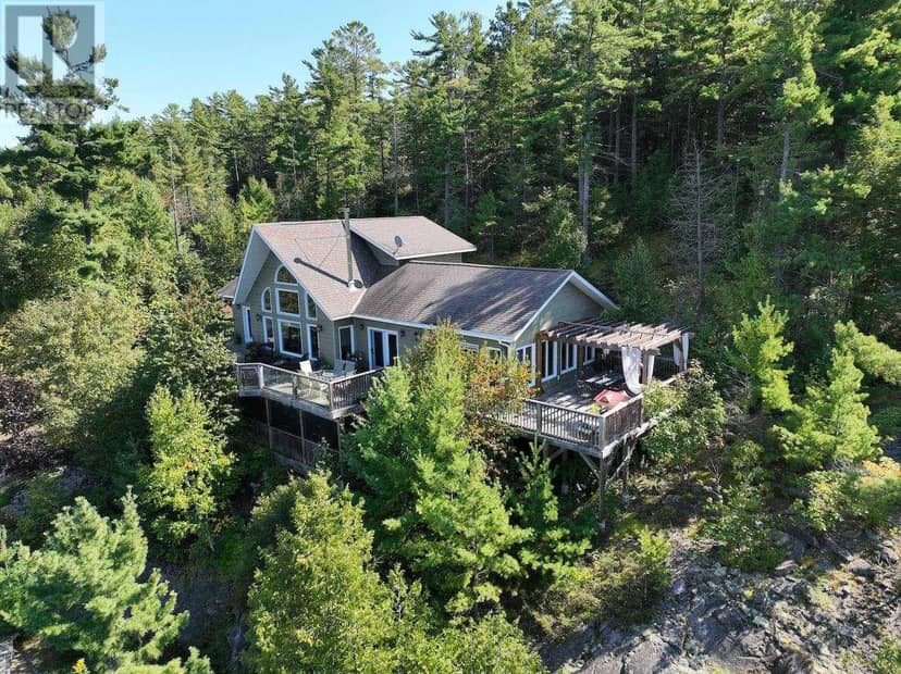 1222 South Ridge Road, Algoma Mills, photo 2