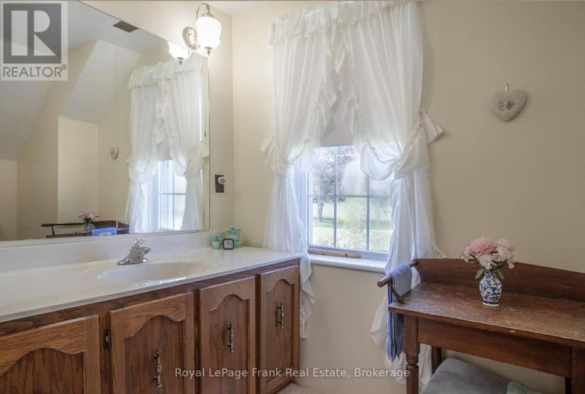 1350 4th Line Road — photo 37 of 40