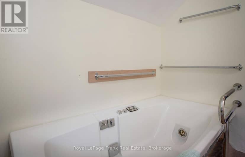 1350 4th Line Road — photo 39 of 40
