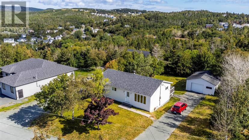 17 Hilltop Lane, Portugal Cove-St. Philips, photo 2