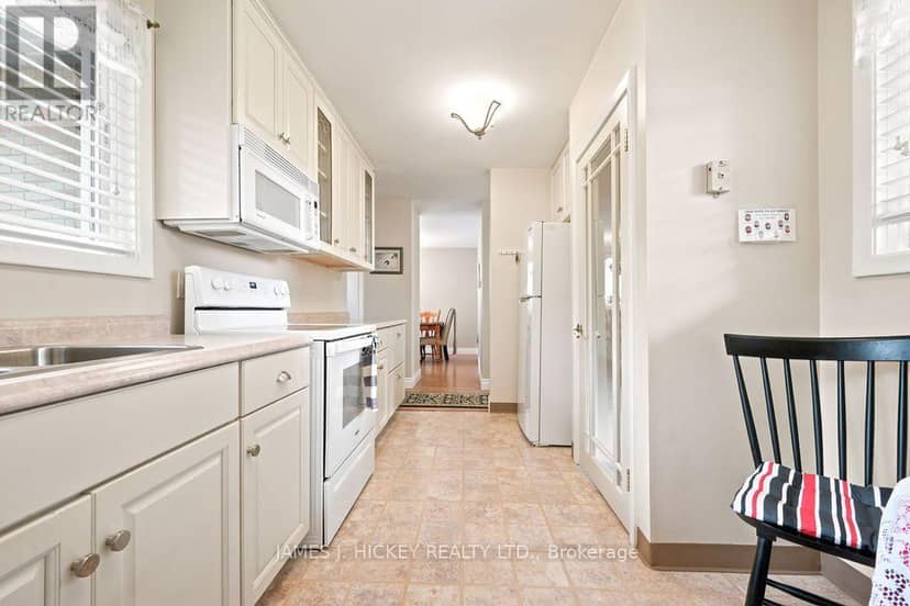 80 Frontenac Crescent, Deep River, photo 3
