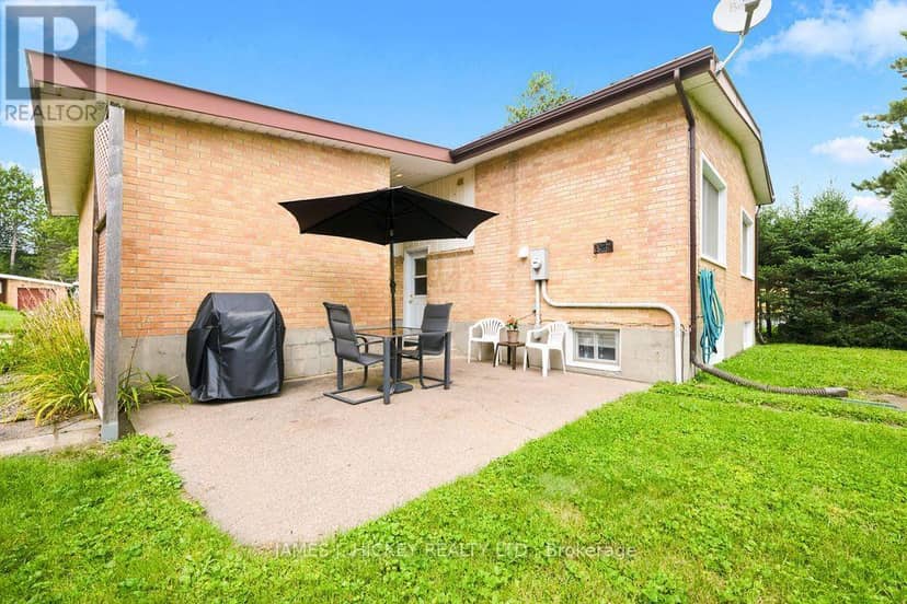 80 Frontenac Crescent — photo 40 of 40