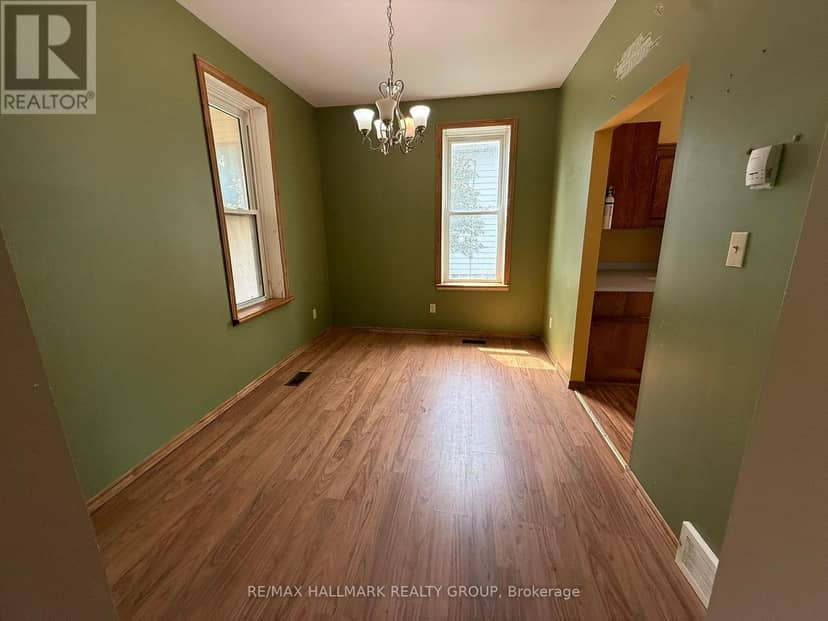 12 Circle Drive S — photo 11 of 24