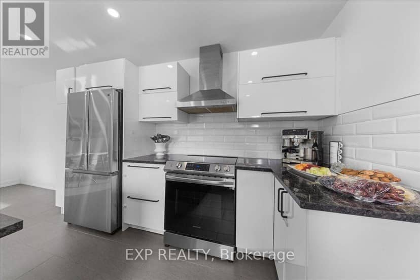 2940 Prince Of Wales Drive — photo 11 of 36