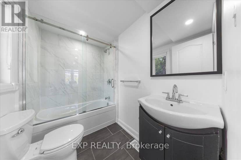 2940 Prince Of Wales Drive — photo 26 of 36