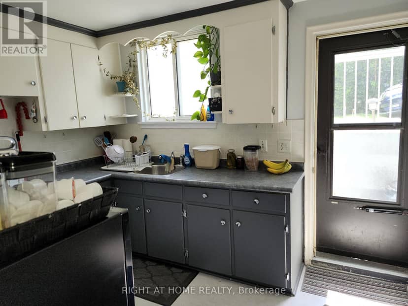 343 Frontenac Avenue — photo 4 of 18