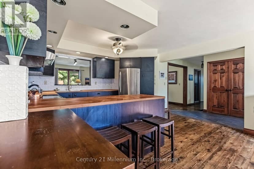 103 Dorena Crescent — photo 26 of 36