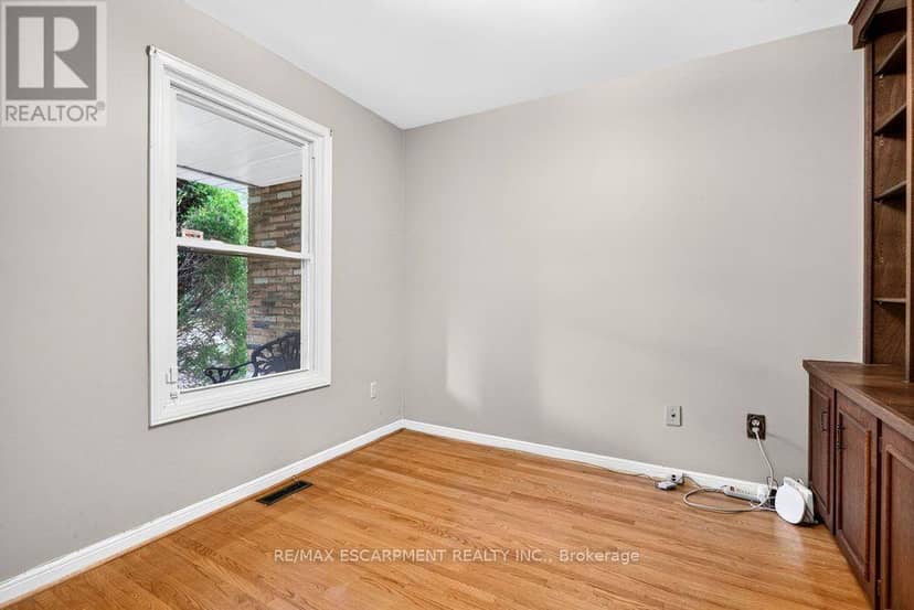 159 All Saints Crescent — photo 11 of 31