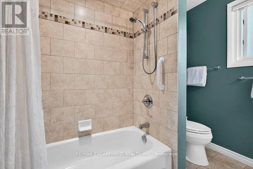 159 All Saints Crescent — photo 17 of 31