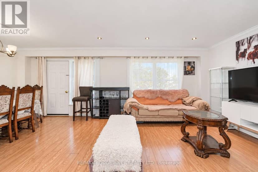 3 - 9 Gosford Boulevard — photo 9 of 26