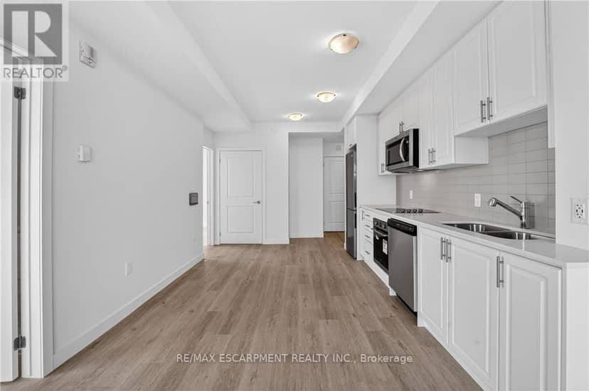 718 - 461 Green Road — photo 10 of 40
