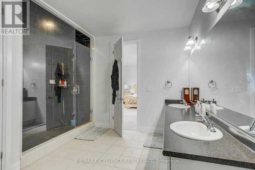 1080 Edinburgh Drive — photo 36 of 40