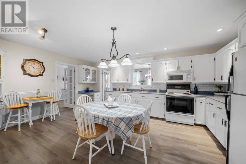 423 Mont Carmel Road — photo 7 of 40