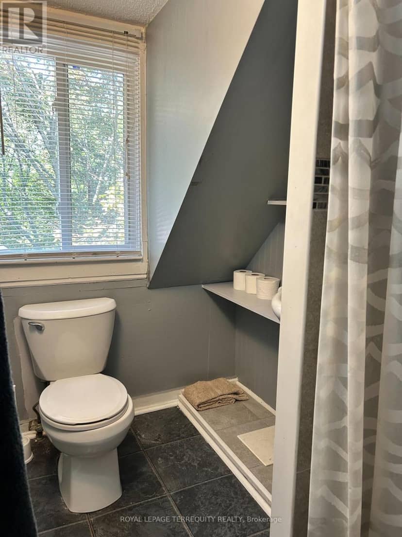 486 Hannah Street — photo 8 of 23