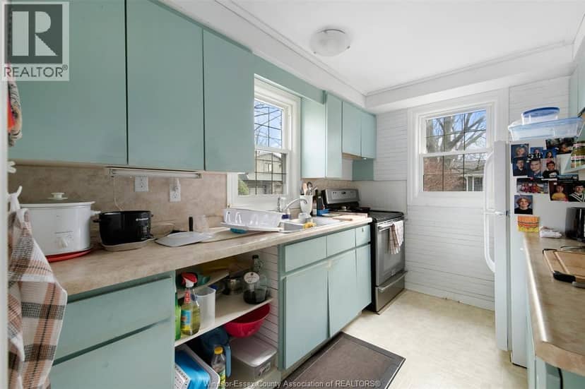 942 Erie Avenue — photo 33 of 40