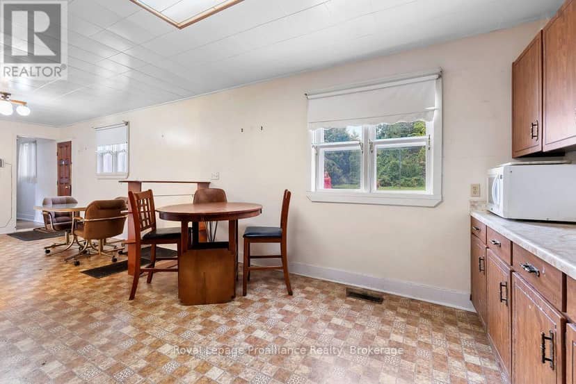 294 Moira Street E — photo 14 of 40