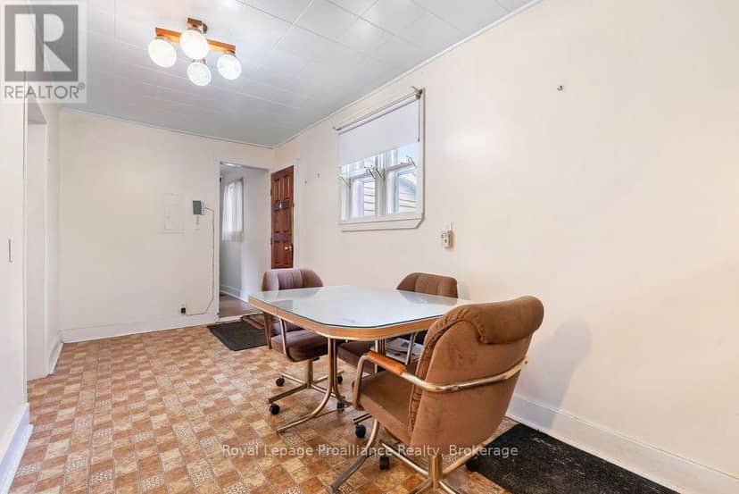 294 Moira Street E — photo 15 of 40