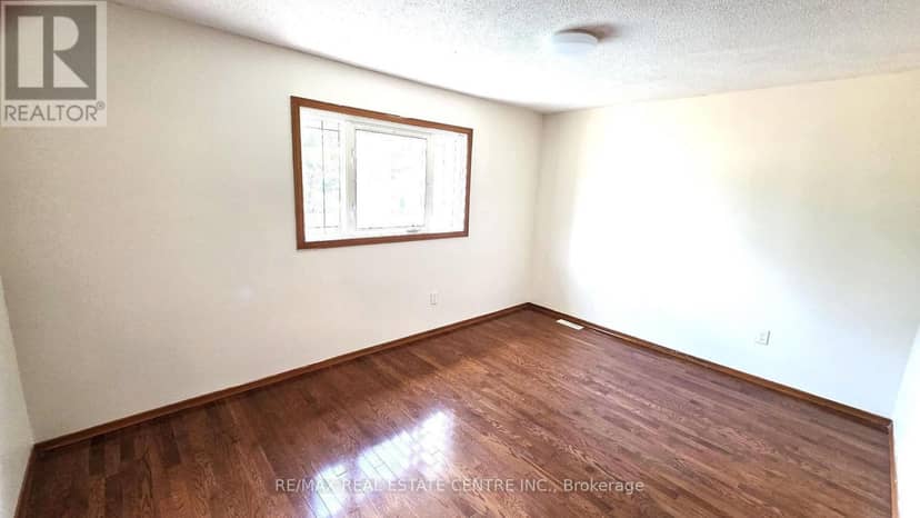 20 Ainsworth Street — photo 12 of 31