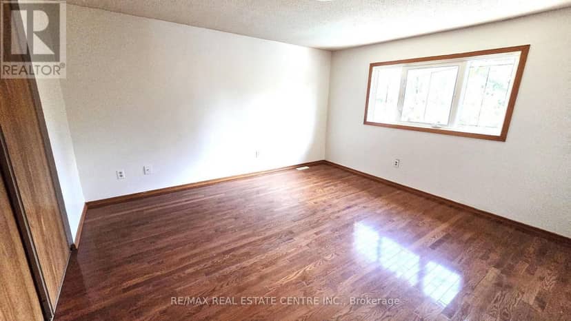 20 Ainsworth Street — photo 11 of 31