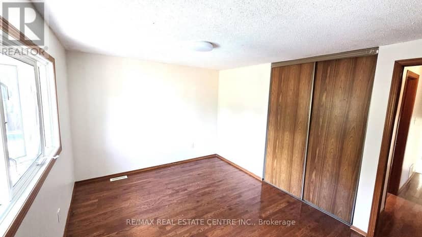 20 Ainsworth Street — photo 13 of 31
