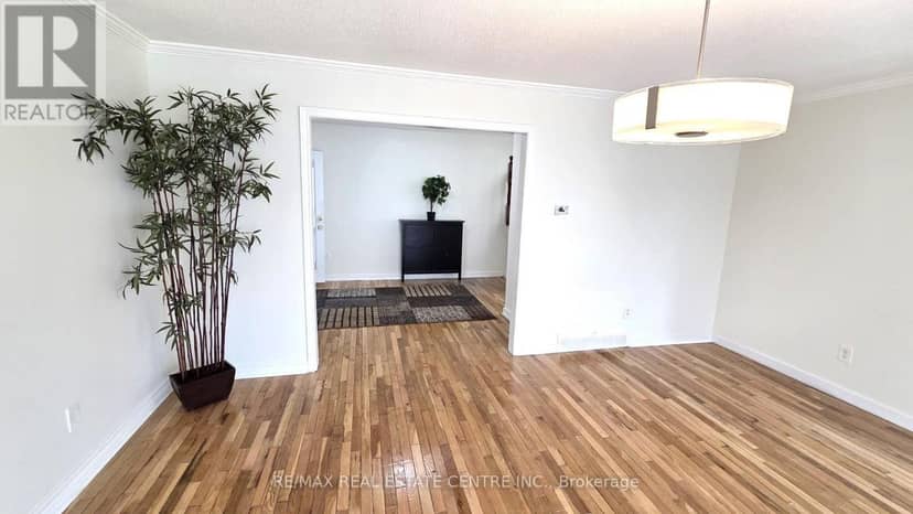 20 Ainsworth Street — photo 3 of 31