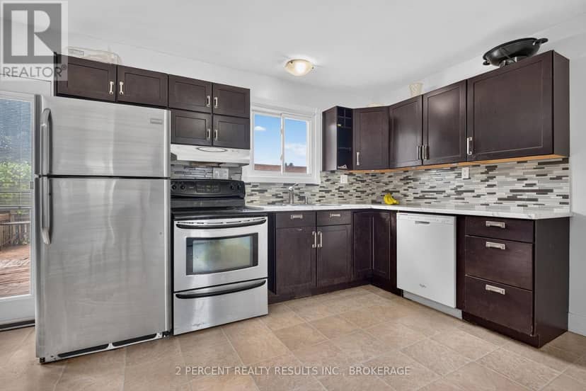1046 Pinewood Place — photo 10 of 32