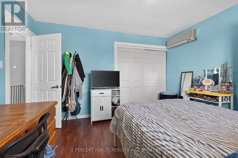 1046 Pinewood Place — photo 14 of 32