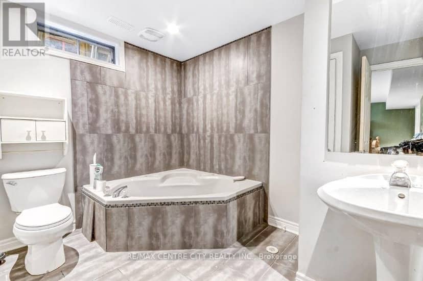 3910 Stacey Crescent — photo 23 of 27