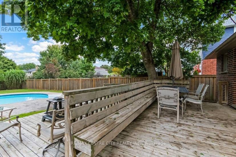 3910 Stacey Crescent — photo 24 of 27