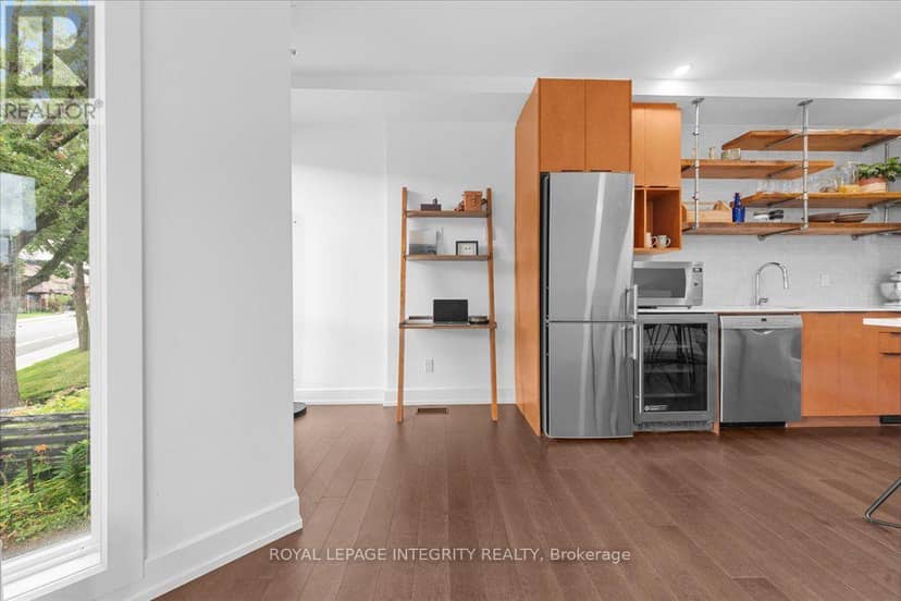 204 - 150 Greenfield Avenue — photo 10 of 40