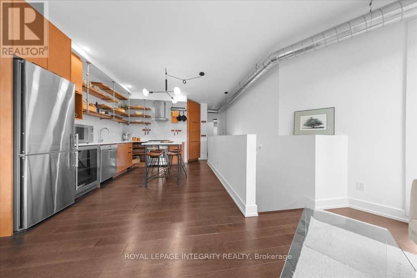 204 - 150 Greenfield Avenue — photo 9 of 40