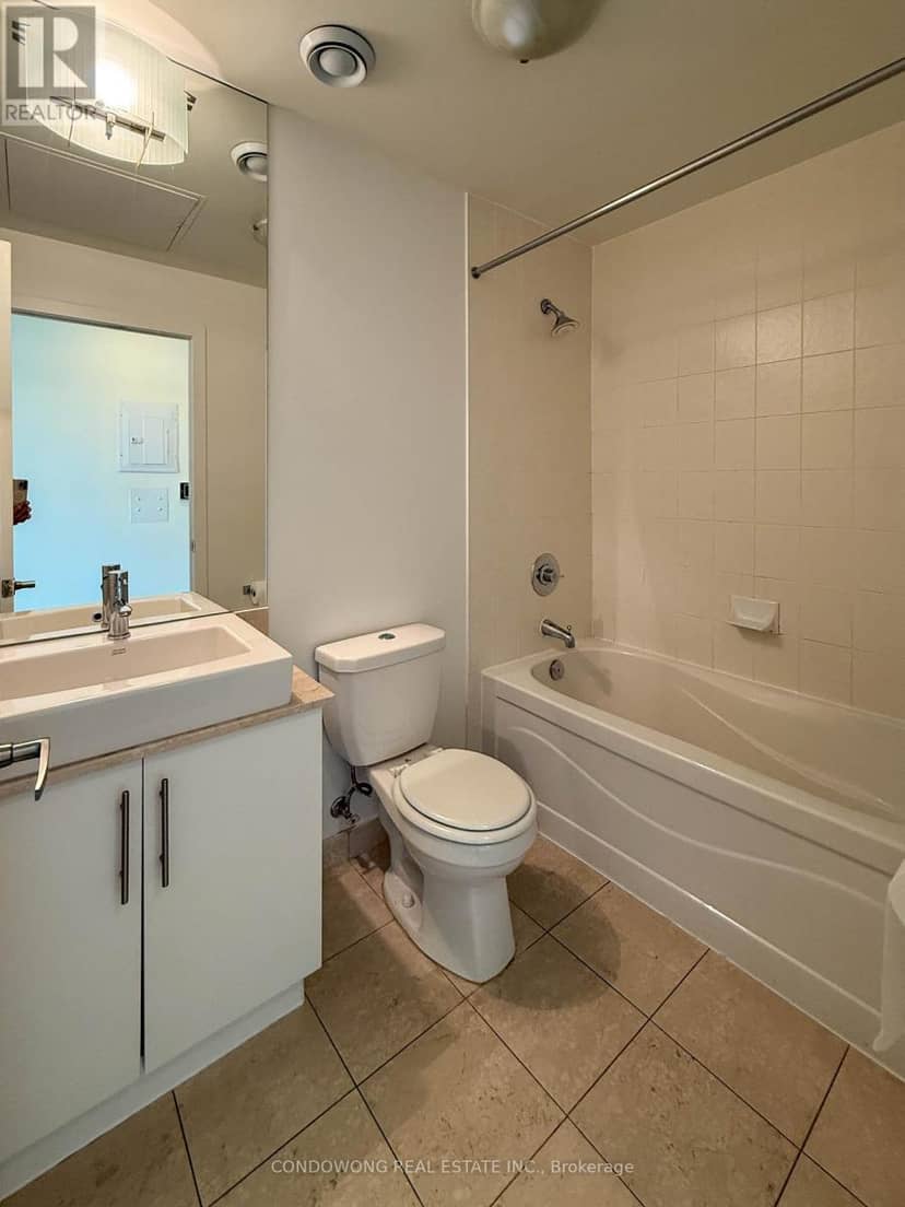 2611 - 55 Bremner Boulevard — photo 15 of 22