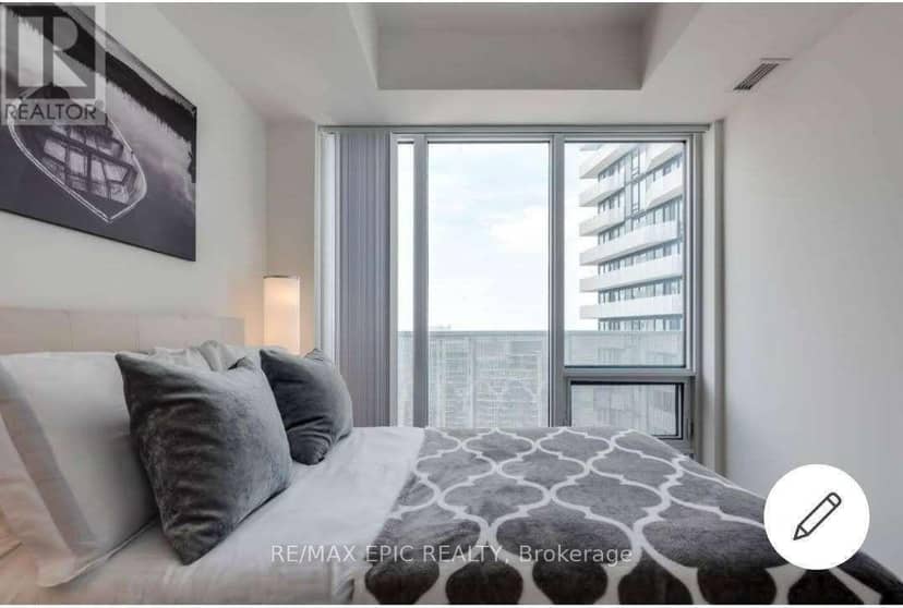 5705 - 100 Harbour Street — photo 6 of 11