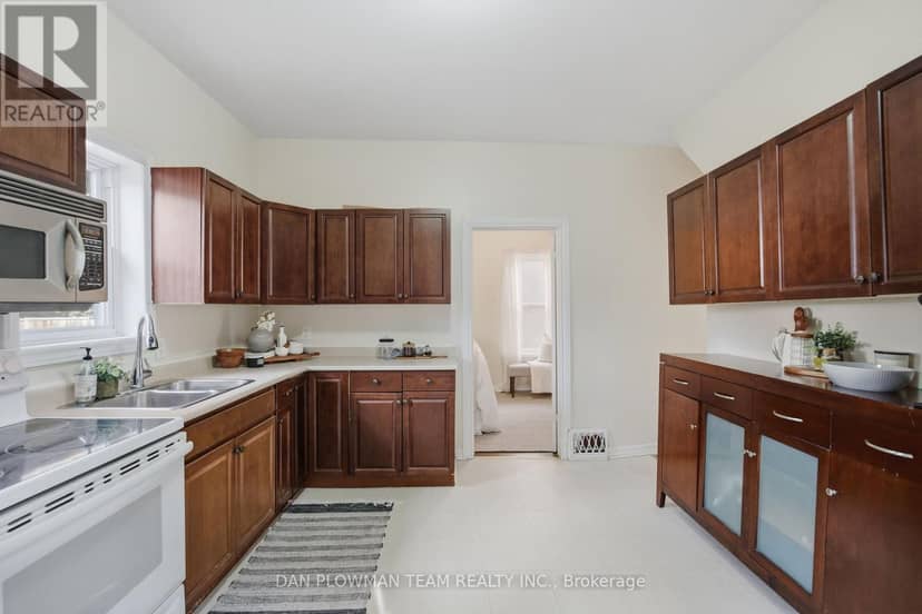224 Arthur Street — photo 12 of 26