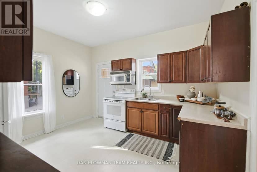 224 Arthur Street — photo 9 of 26