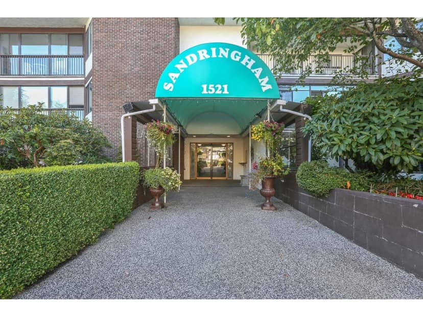 111 1521 BLACKWOOD STREET, White Rock