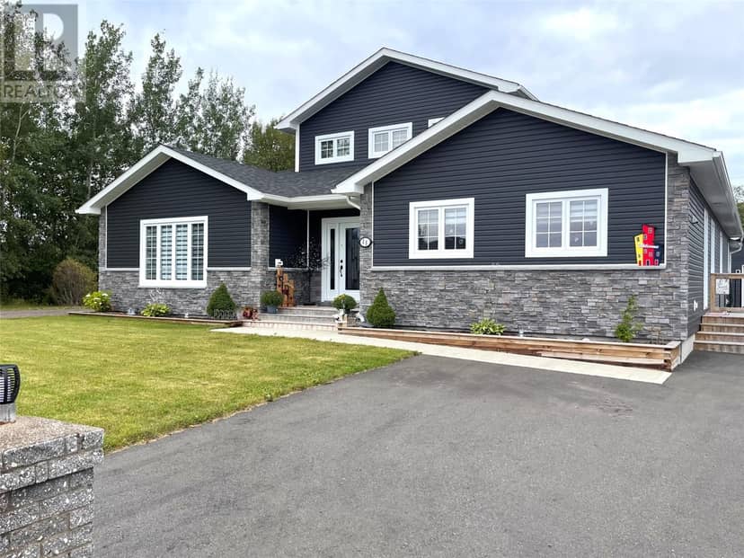 15 Twomey Drive — photo 3 of 40