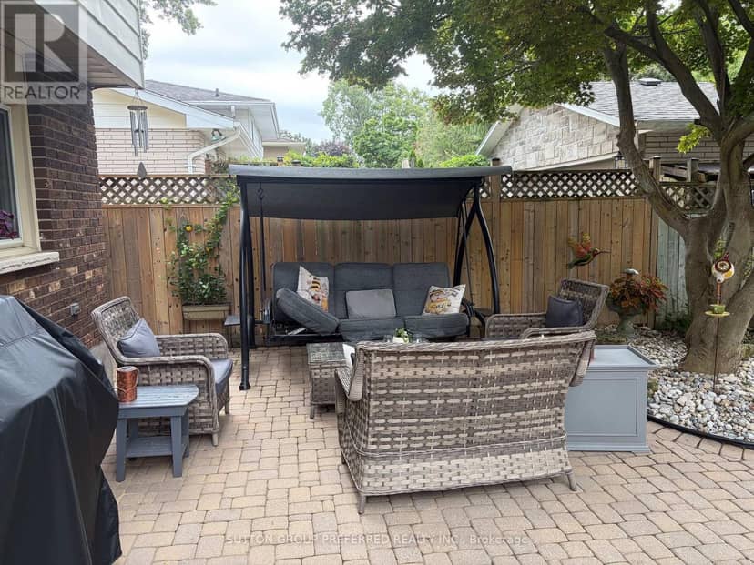 20 Cedarwoods Crescent — photo 27 of 30